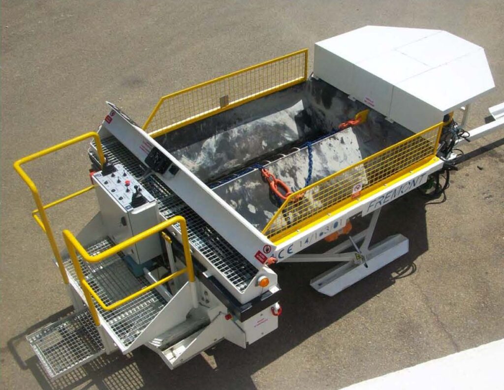 Machine pour coulage caniveau R30